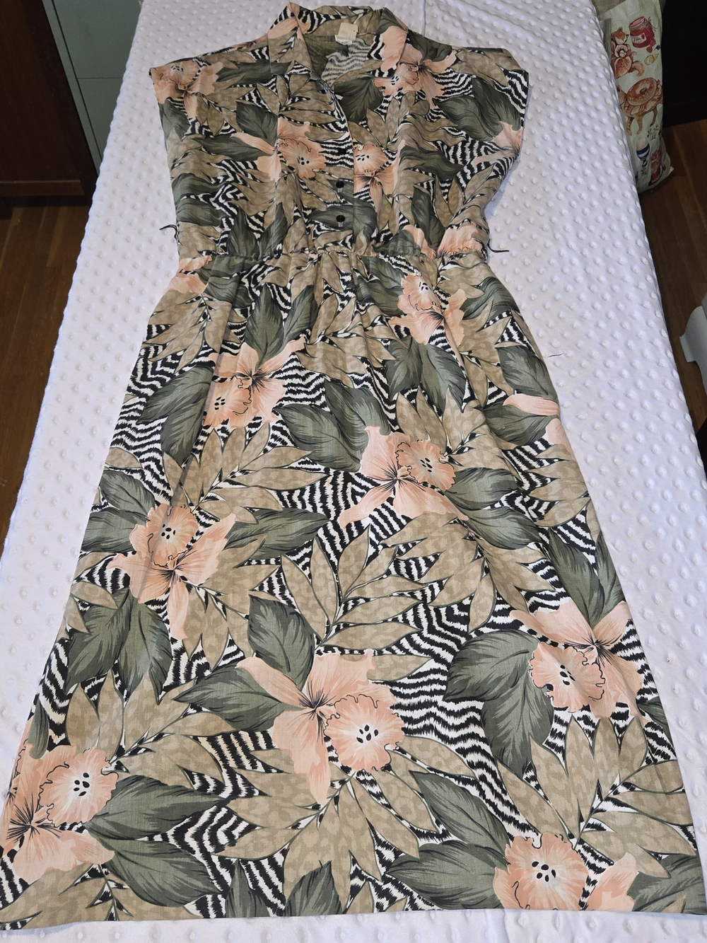 Vintage Tropical Floral Midi Dress in Peach and Olive‎
